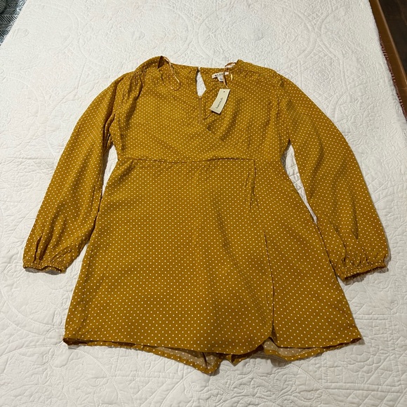 Francesca's Collections Dresses & Skirts - FRANCESCA'S Sz Large Romper Lightweight Long Sleeve Shorts Mustard Yellow